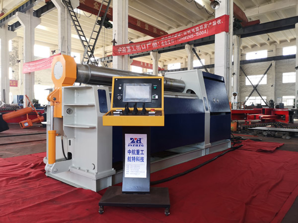 高配置四輥卷板機(jī) 高配置四輥卷板機(jī)